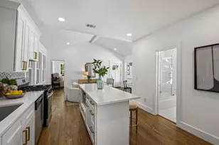 4522 Junius St, Dallas, TX 75246 - Photo 14