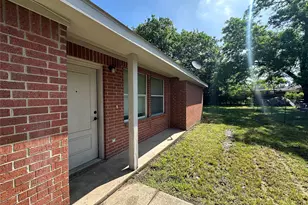 726 Elkhart Ave, Dallas, TX 75217 - Photo 2