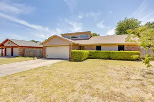 1417 Hall Dr, Crowley, TX 76036 - Photo 4