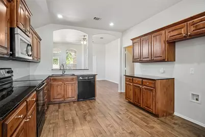 4629 Thistle Creek Court, Fort Worth, TX 76179 - Photo 6
