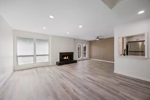 9807 Bent Branch Ln, Dallas, TX 75243 - Photo 4