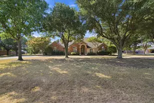 1212 N Creek Cir, Waxahachie, TX 75165 - Photo 2