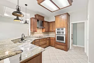 1212 N Creek Cir, Waxahachie, TX 75165 - Photo 8