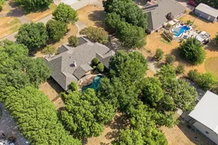 1212 N Creek Cir, Waxahachie, TX 75165 - Photo 32