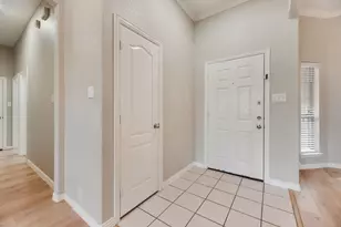1517 White Willow Ln, Arlington, TX 76002 - Photo 4