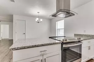 638 Ridgeline Dr, Hurst, TX 76053 - Photo 4