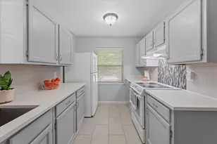 6317 Briarknoll Dr, Garland, TX 75043 - Photo 8