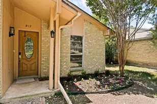 912 Whitehall Dr, Plano, TX 75023 - Photo 2