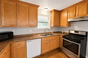702 Main St, Windom, TX 75492 - Photo 8