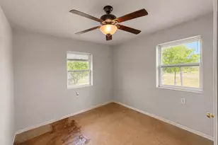 702 Main St, Windom, TX 75492 - Photo 18
