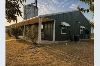 702 Main Street, Windom, TX 75492 - Photo 2