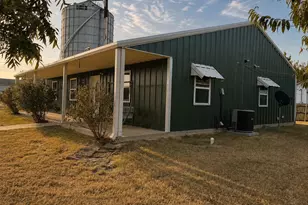 702 Main St, Windom, TX 75492 - Photo 2