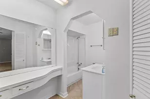 509 NW Renfro St, Burleson, TX 76028 - Photo 18