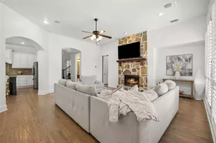 10974 Apple Valley Dr, Frisco, TX 75033 - Photo 12