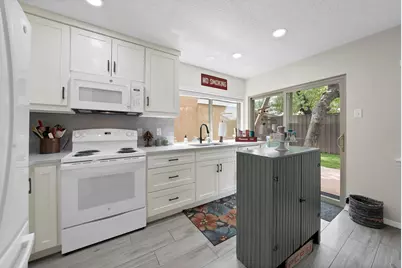 1612 Hawthorne Drive, Arlington, TX 76012 - Photo 12