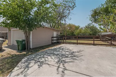 700 Elm Street, Sanger, TX 76266 - Photo 26