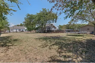 700 Elm Street, Sanger, TX 76266 - Photo 24
