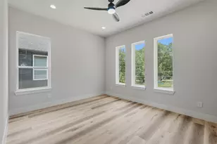 3914 Harlingen St, Dallas, TX 75212 - Photo 32