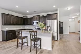 1831 Creekwood Dr, Cleburne, TX 76033 - Photo 2