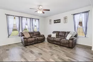 1831 Creekwood Dr, Cleburne, TX 76033 - Photo 8