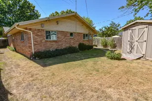 1207 Lynnwood Dr, Cleburne, TX 76033 - Photo 38