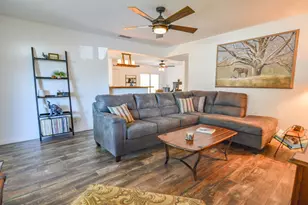 1207 Lynnwood Dr, Cleburne, TX 76033 - Photo 8