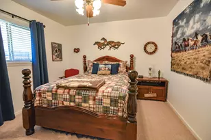 1207 Lynnwood Dr, Cleburne, TX 76033 - Photo 26