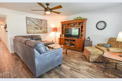 1207 Lynnwood Drive, Cleburne, TX 76033 - Photo 6