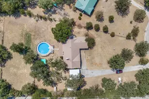 885 Kyle Cir, Reno, TX 76020 - Photo 12