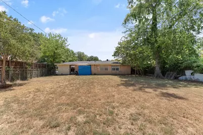 915 Liberty Drive, Irving, TX 75061 - Photo 16