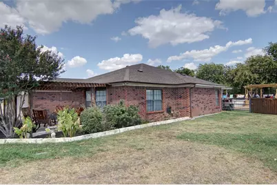 7200 Gillis Johnson Street, Fort Worth, TX 76179 - Photo 2