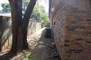 2614 Creekview Dr, Arlington, TX 76016 - Photo 36