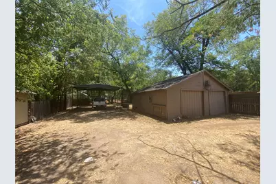 1042 W Tarleton, Stephenville, TX 76401 - Photo 2