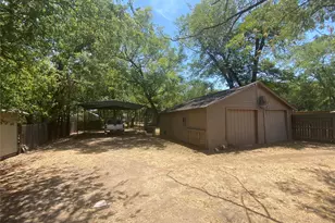 1042 W Tarleton, Stephenville, TX 76401 - Photo 2