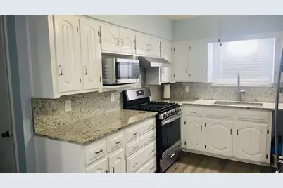 107 N Summit Street, Red Oak, TX 75154 - Photo 2