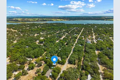 3010 Cedarhill Street, Granbury, TX 76048 - Photo 8