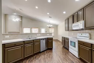 1900 Creek Crossing Dr, Fort Worth, TX 76247 - Photo 10