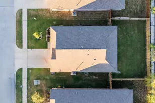 1048 Crestview Dr, Hutchins, TX 75141 - Photo 6
