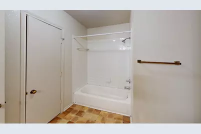 853 W Wintergreen Road, Lancaster, TX 75134 - Photo 16