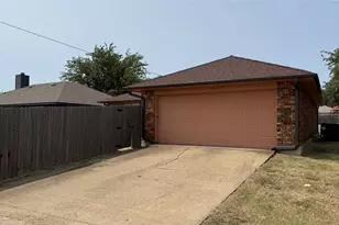 853 W Wintergreen Rd, Lancaster, TX 75134 - Photo 20