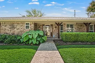 1608 Delta Dr, Arlington, TX 76012 - Photo 4
