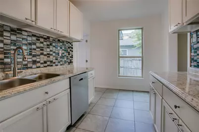 818 E Woodin Boulevard, Dallas, TX 75216 - Photo 18