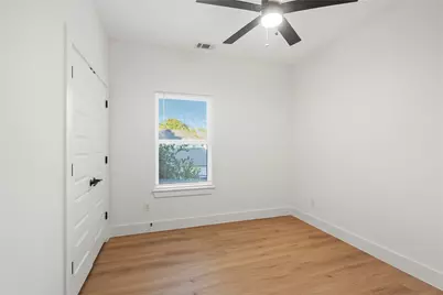 2210 Bethurum, Dallas, TX 75215 - Photo 16