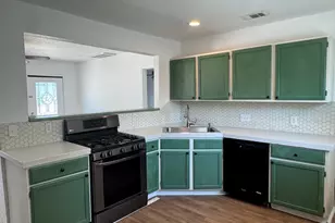 804 E Hook St, Stephenville, TX 76401 - Photo 22