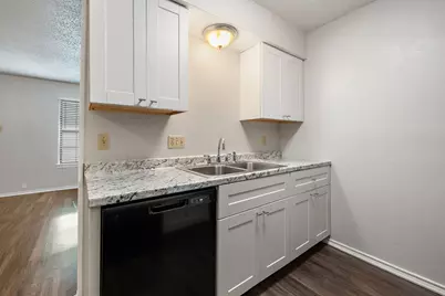 1108 N Elm Street #10, Denton, TX 76201 - Photo 8