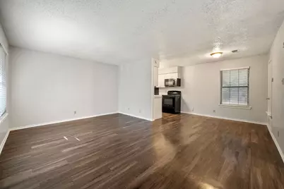 1108 N Elm Street #10, Denton, TX 76201 - Photo 4