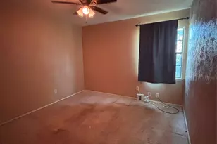 7402 Red Osier Rd, Dallas, TX 75249 - Photo 10