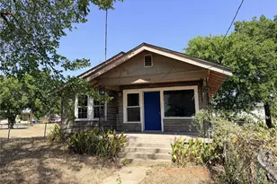 304 E 1st Ave, Corsicana, TX 75110 - Photo 1