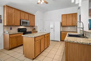 3805 Sevenoaks Dr, Fort Worth, TX 76244 - Photo 10