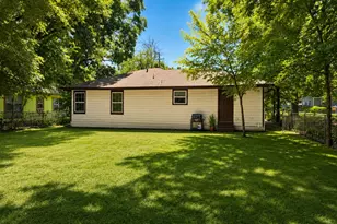 617 McCubbin St, Gainesville, TX 76240 - Photo 4